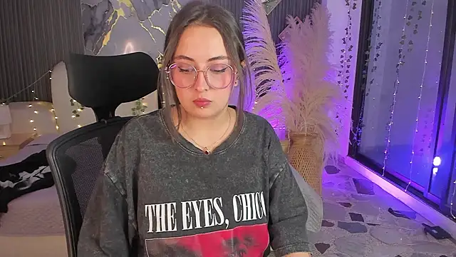 Chat +18 de SarahCastro1_ ao vivo