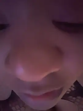 6lue6a6y69: διαδικτυακό σόου στην κάμερα