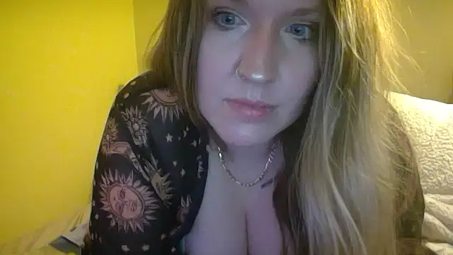 Honeyplush's Live XXX Chat