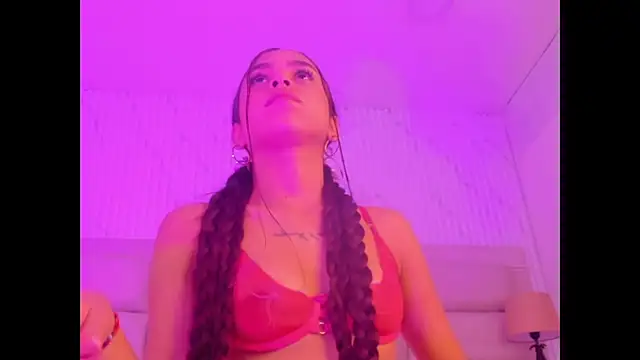 Онлайн чат XXX CarolineFyre