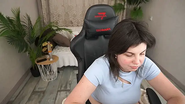 دردشة MirandaWong الجنسية المباشرة