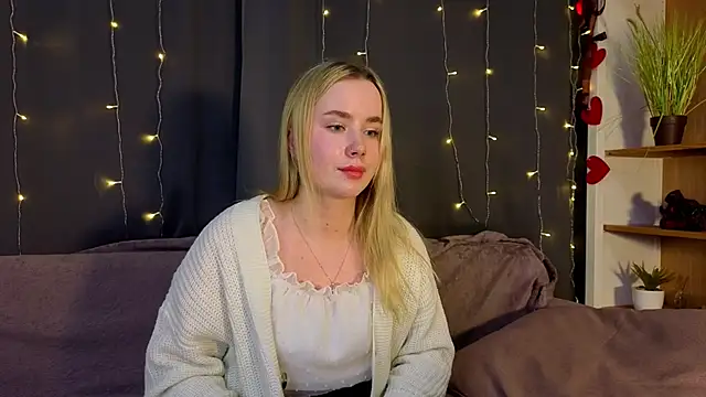 IvetteLaboreのライブXXXチャット