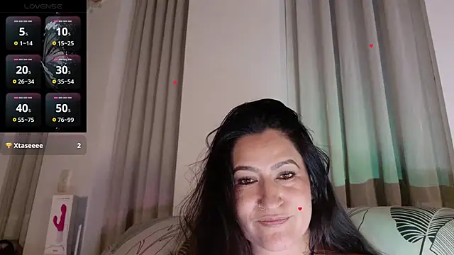 Онлайн чат XXX DeesseLuxure