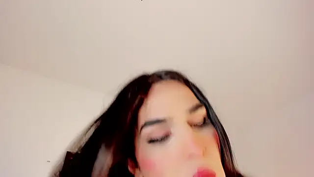 Pokazy przed kamerką – Shai_tsgirl_