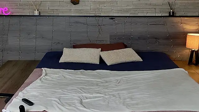 hornyb33_'s Live XXX Chat