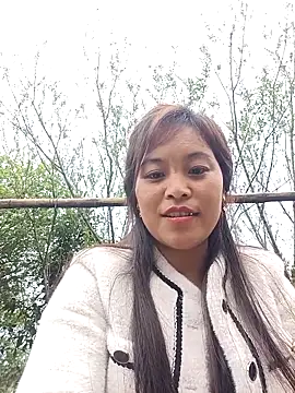 Chat XXX en directo de Alice-567