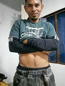 Show de adambrosk_08 na webcam