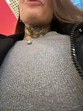 Show modela KishaMur na web-kameri