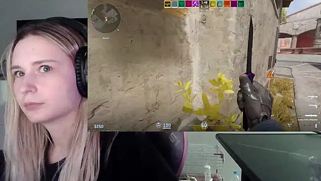 Show modela VladaLevine na web-kameri