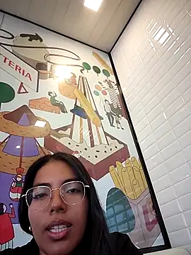 SheenaBrooke 即時 XXX 聊天