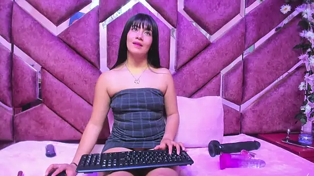 Chat XXX en directo de Luna_Staar69