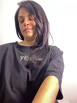 KataliinaのライブXXXチャット