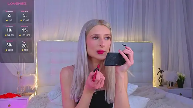 Chat +18 de Monica_Leen ao vivo