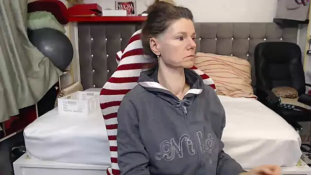 kellyterapy Adlı Modelin Canlı XXX Sohbeti