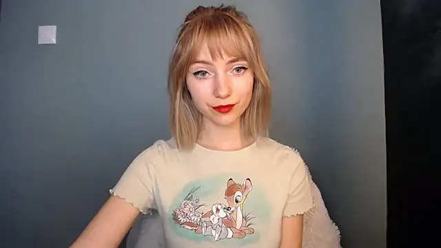 LuciaYoung's Live XXX Chat