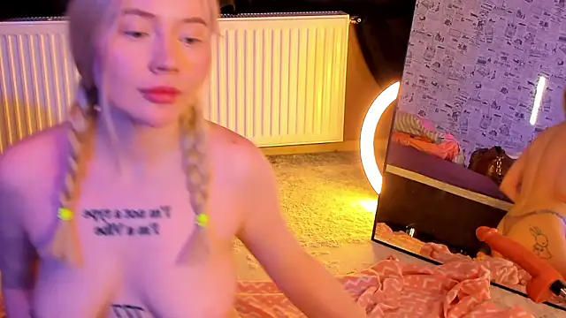 Lillie_Berry live XXX chat