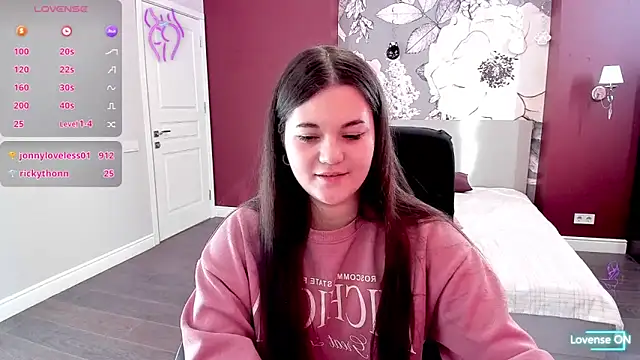 ElinaMils Chat XXX live