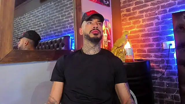 VinzenzRizzo লাইভ XXX চ্যাট