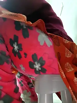 Hot-Sana2 élő XXX-chatje