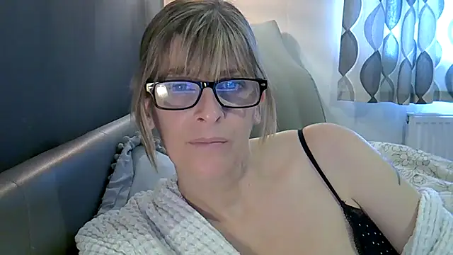 hannyj80's Live XXX Chat