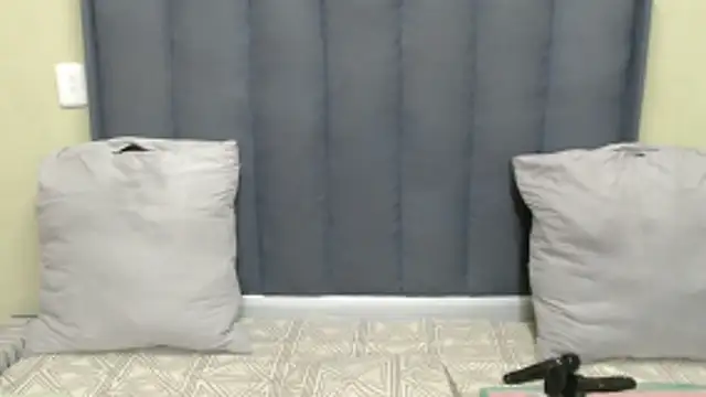 BootyShakerxxx's Webcam Show