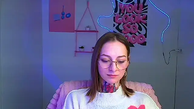 Chat +18 de Esmi_Winter ao vivo