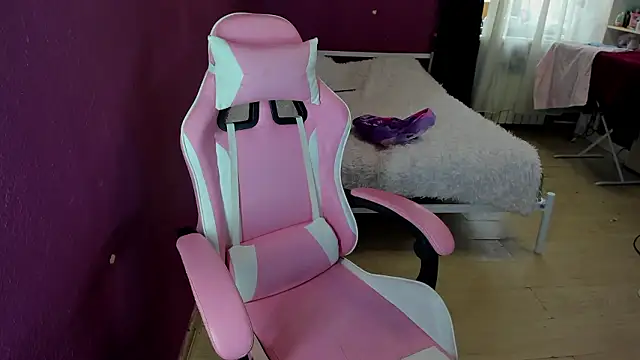 Pokazy przed kamerką – Lika8234