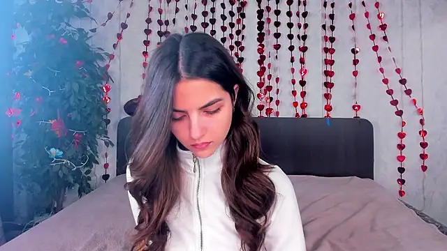 Chat +18 de Milana_Crystal_ ao vivo