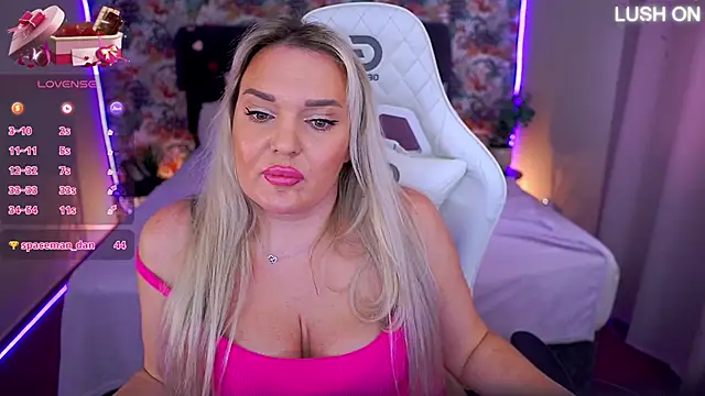 MissyMartinez: онлайн-секс-чат