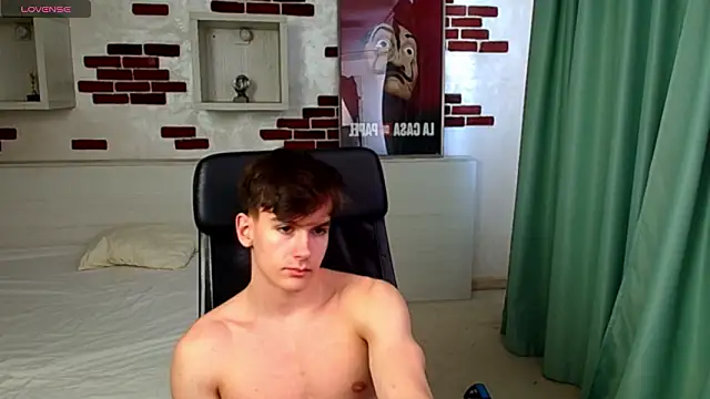 BradyFlint Chat XXX live