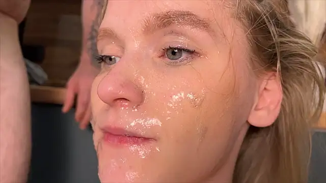 Adelovenick's Live XXX Chat