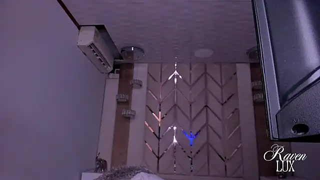 Chat +18 de Raven_Luxx ao vivo