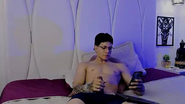 TonyPetrovjs Live XXX Chat