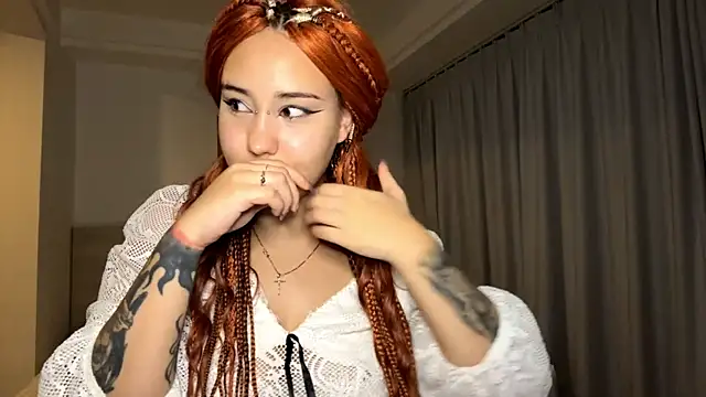 XXX chat uživo modela LuxureMia