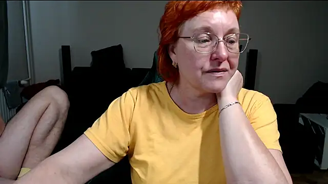 Show modela JoannaAndNeighbour na web-kameri