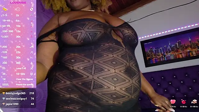 ebony_NeighborMoans' Webcam Show