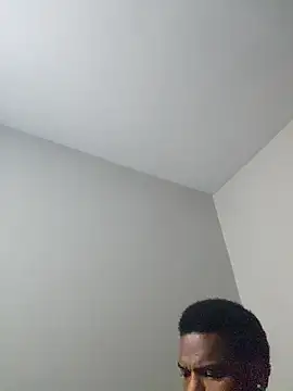 Pokazy przed kamerką – 007Giovani