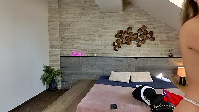 hornyb33_n Live XXX chat