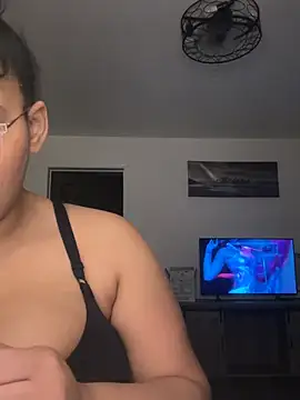 nalaniwett élő XXX-chatje