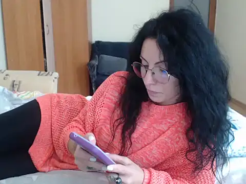 Emmatoo: онлайн-секс-чат