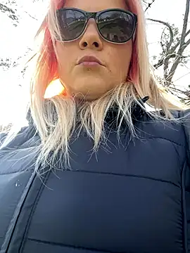 Chatroom XXX en direct de LaRa_forU