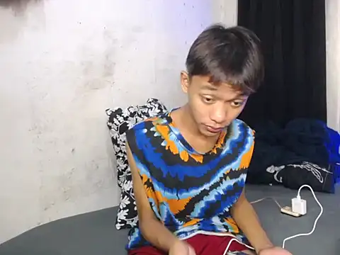 Innocentfucker 在線直播表演