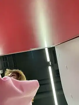 -AngelAri- Adlı Modelin Canlı XXX Sohbeti