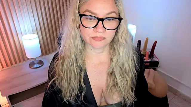 MarianL0ve élő XXX-chatje