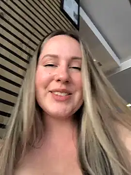 Chat +18 de Mona_Plus ao vivo