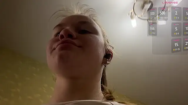 KarlynGow – Naživo XXX chat