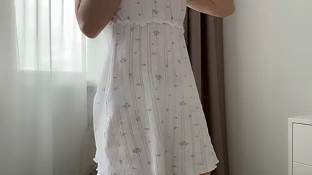 แชท XXX สดของ ShySchoolGirl