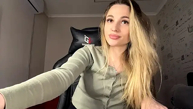 VikiLensy's Live XXX Chat