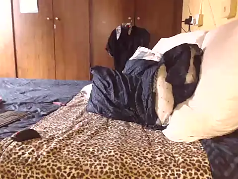 LONGBLKCLIT36 live XXX chat