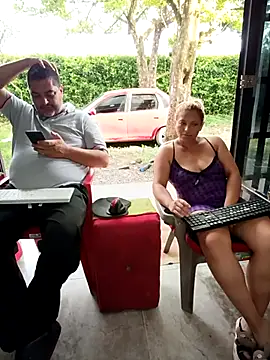 hotandfierylatinos2023 élő XXX-chatje